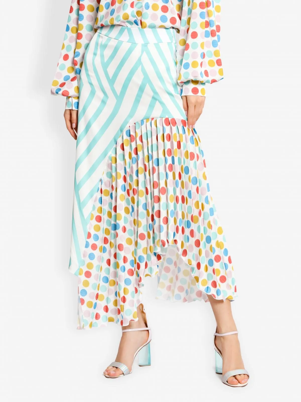 CURVE PLEATED SKIRT