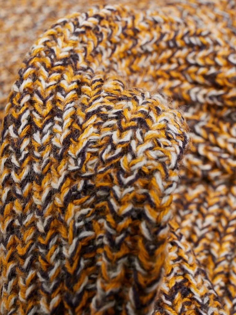 Knit Pullover Sweater - Yellow