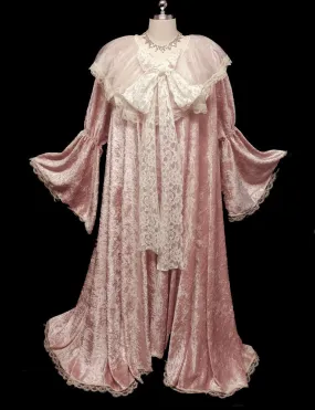 NEW WITH TAG - EXQUISITE VICTORIAN-LOOK PINK PANNE VELVETEEN DRESSING GOWN ROBE ADORNED WITH VENETIAN CHANTILLY LACE WITH GORGEOUS JULIET BELL SLEEVES – SIZE SMALL – WOULD MAKE A FABULOUS GIFT!