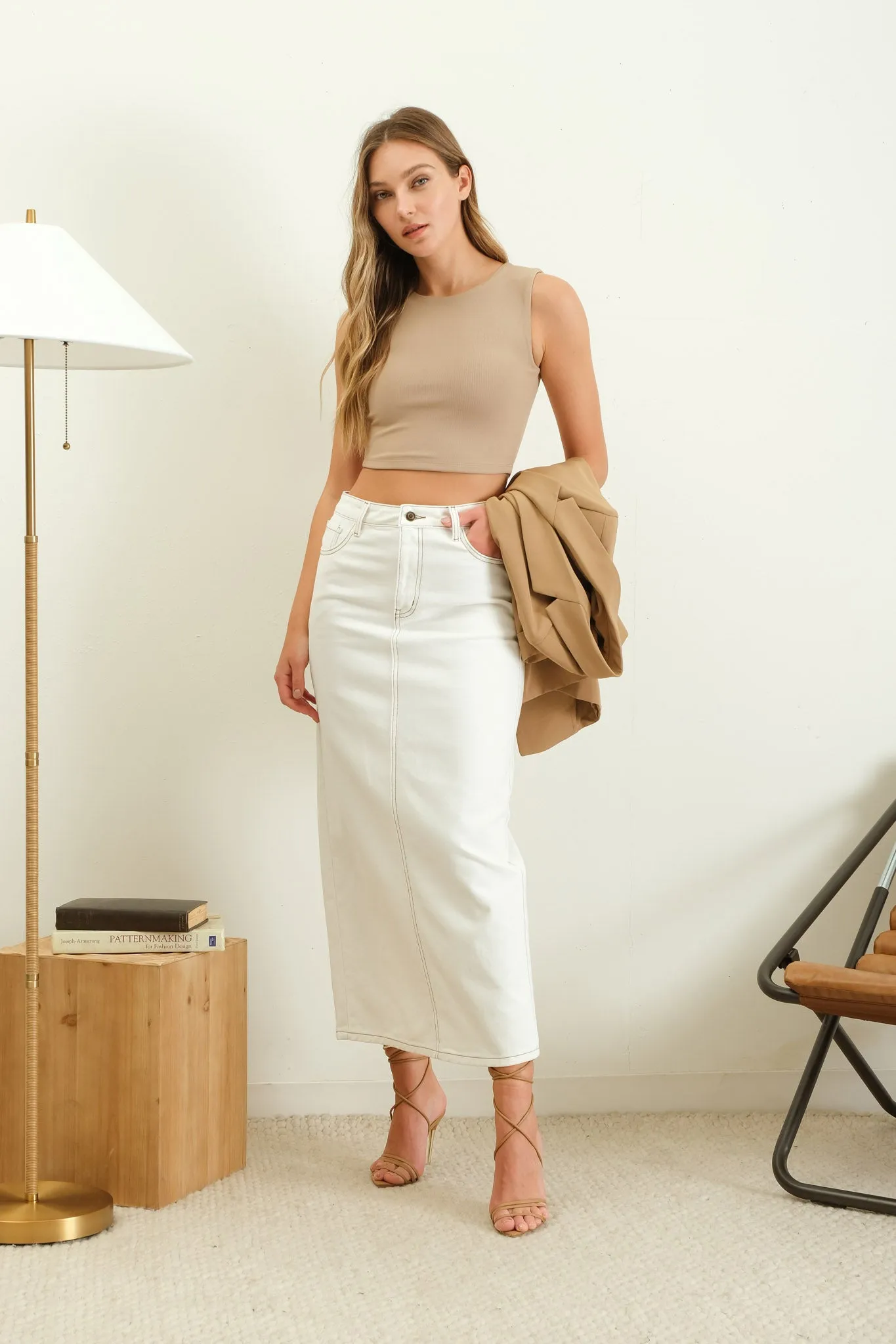 REVERSIBLE SLEEVELESS KNIT CROP TOP