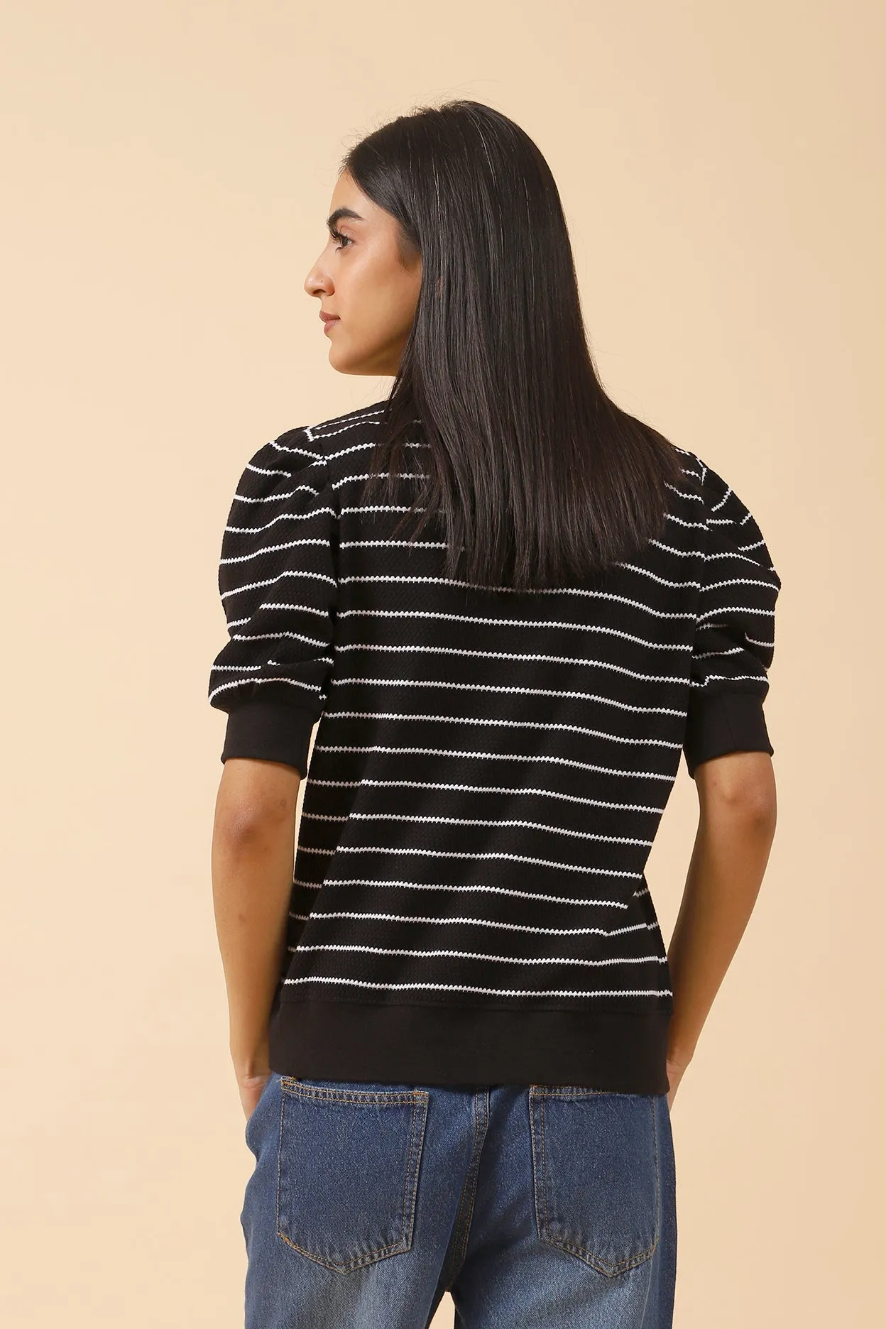 TEXTURED KNITTED TOP