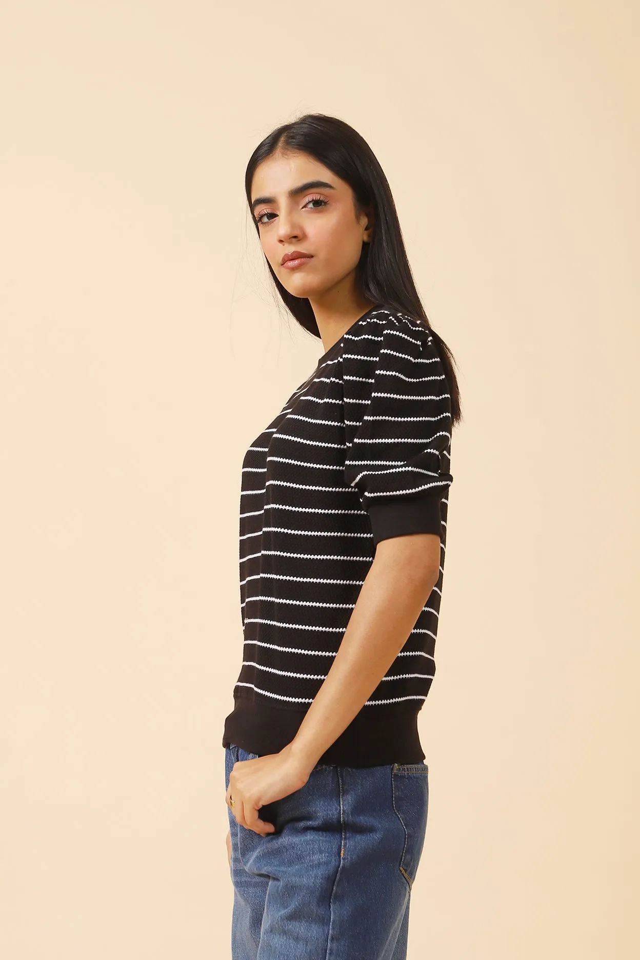 TEXTURED KNITTED TOP