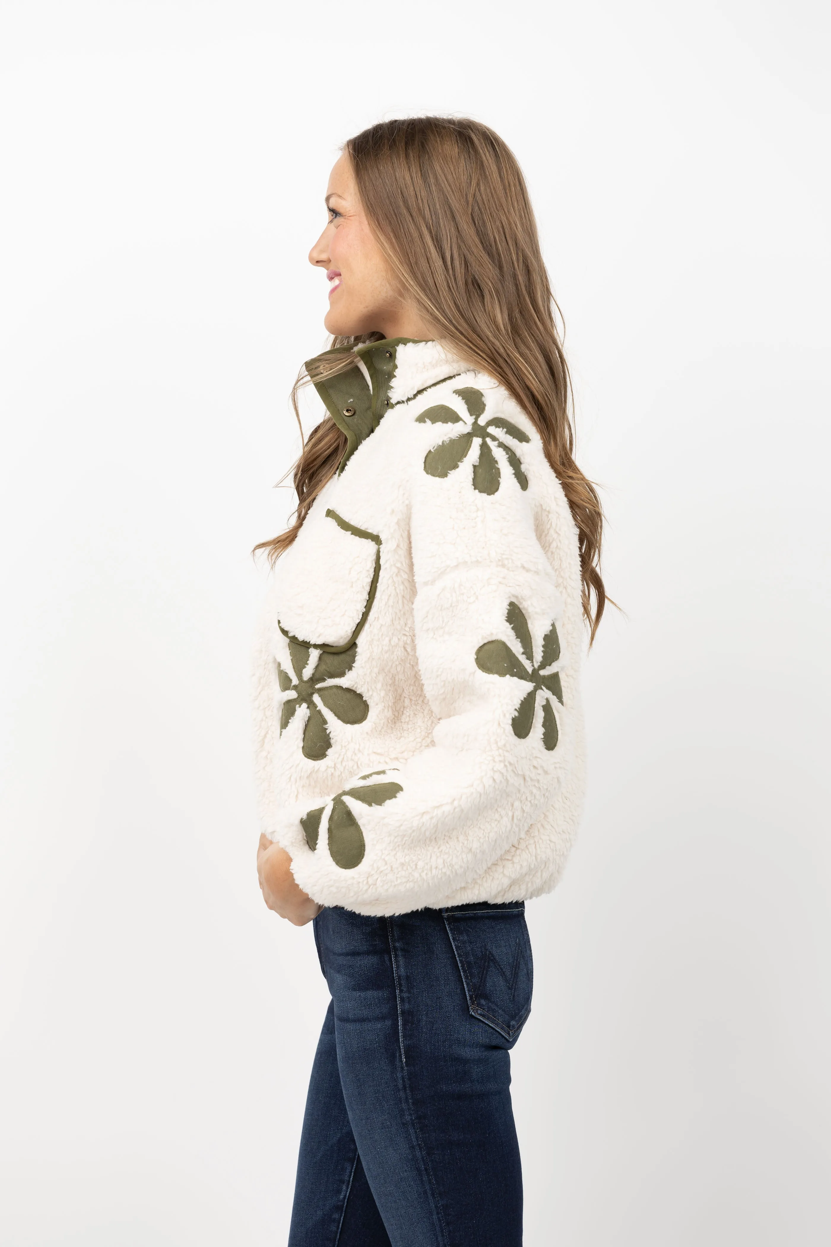 The Great. Countryside Pullover with Daisy Applique in Cream w/ Army
