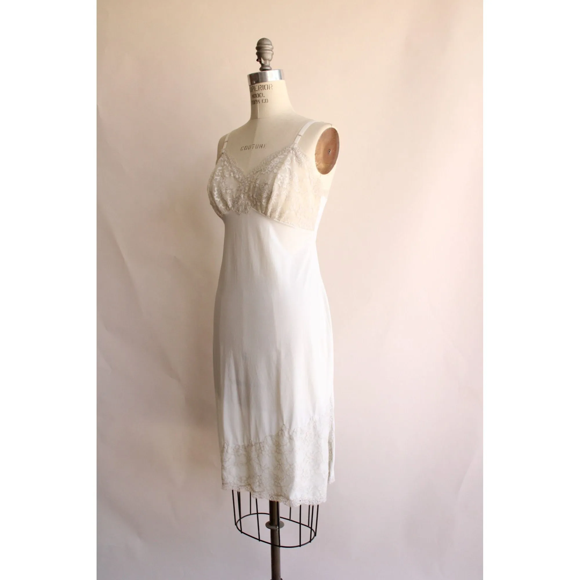 Vintage 1950s Van Raalte Nylon Slip in Ivory