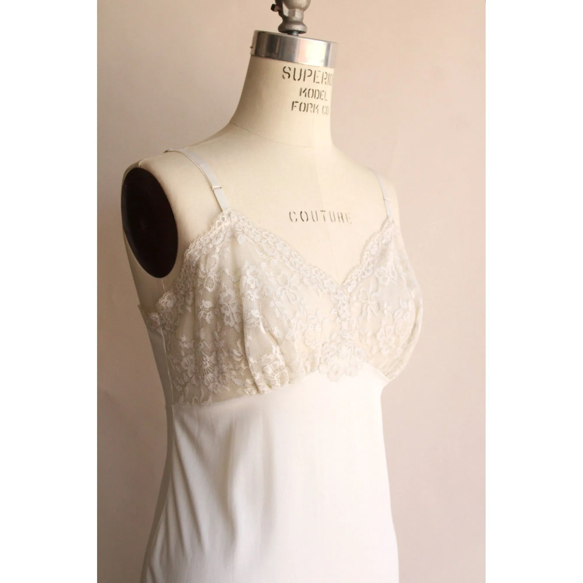 Vintage 1950s Van Raalte Nylon Slip in Ivory